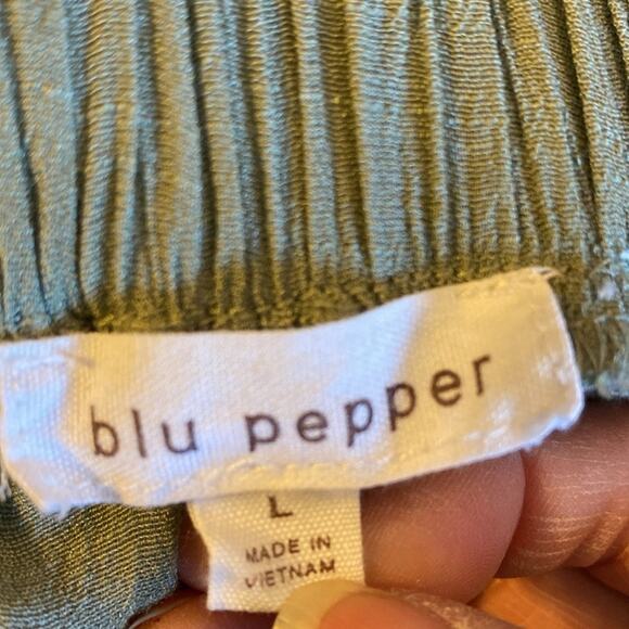 Blu Pepper Ruffled Blouse Women's Size L Sage Green Puff Sleeve Crepe Square - Picture 11 of 13